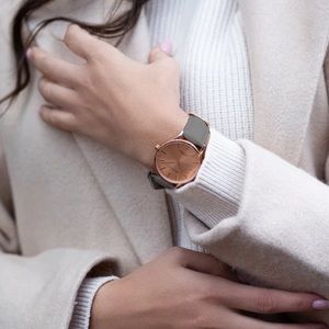 ✨ Monroé Rose Gold with Grey Leather Strap Watch ⏱️